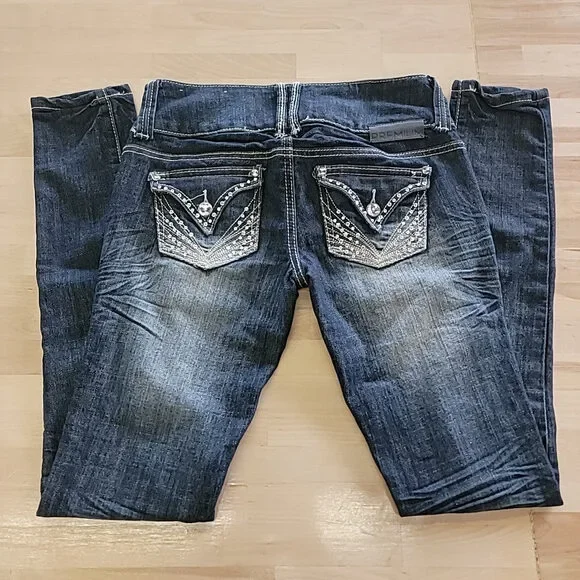 Almost Famous Size 3 Blue Jeans - Picture 2 of 4